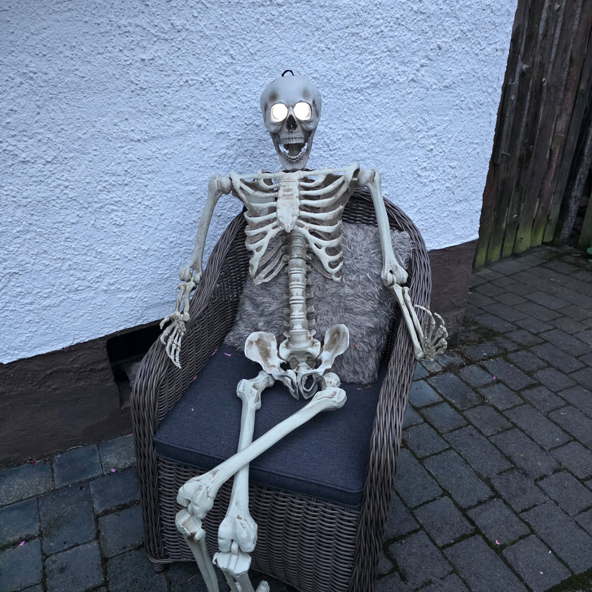 Animatronic Skelett Joe – Der unheimliche Beobachter