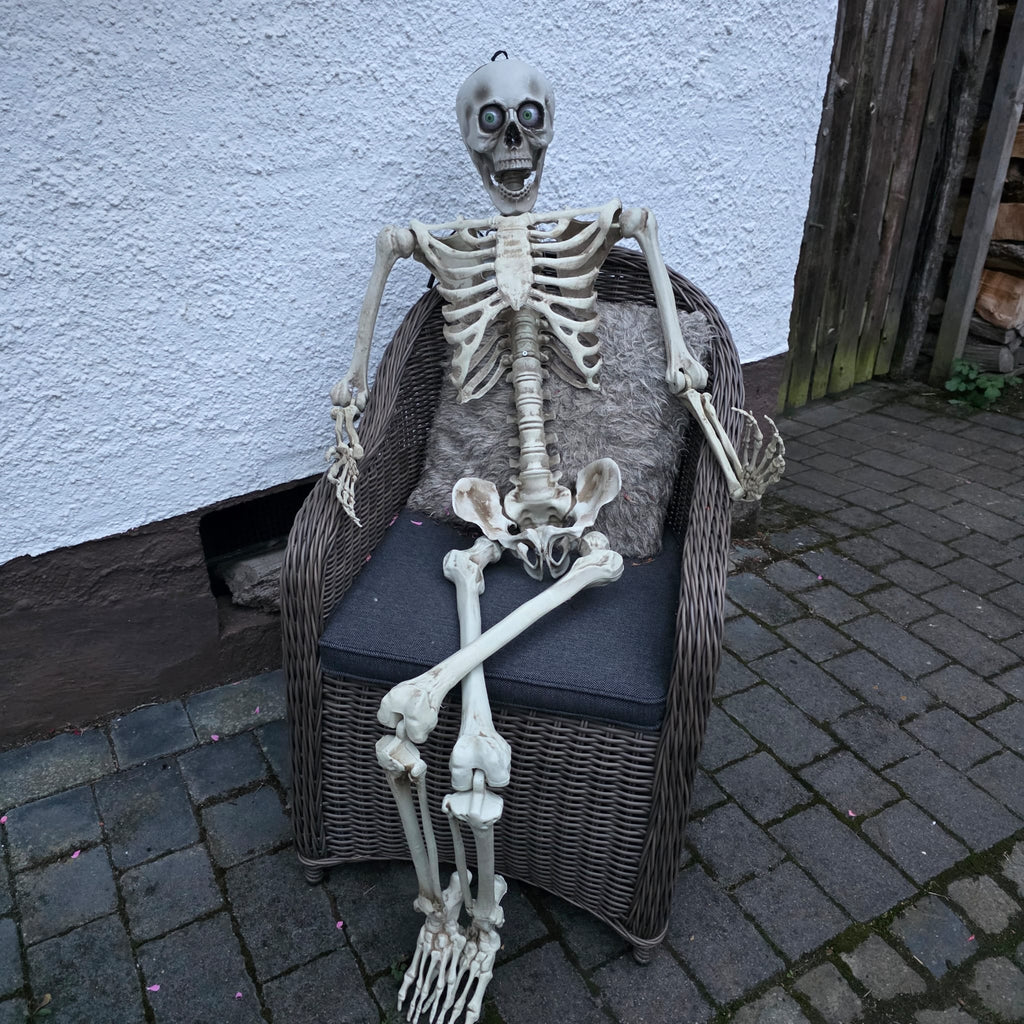 Animatronic Skelett Joe – Der unheimliche Beobachter