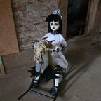 Animatronic Geistermädchen Isabella auf Schaukelpferd