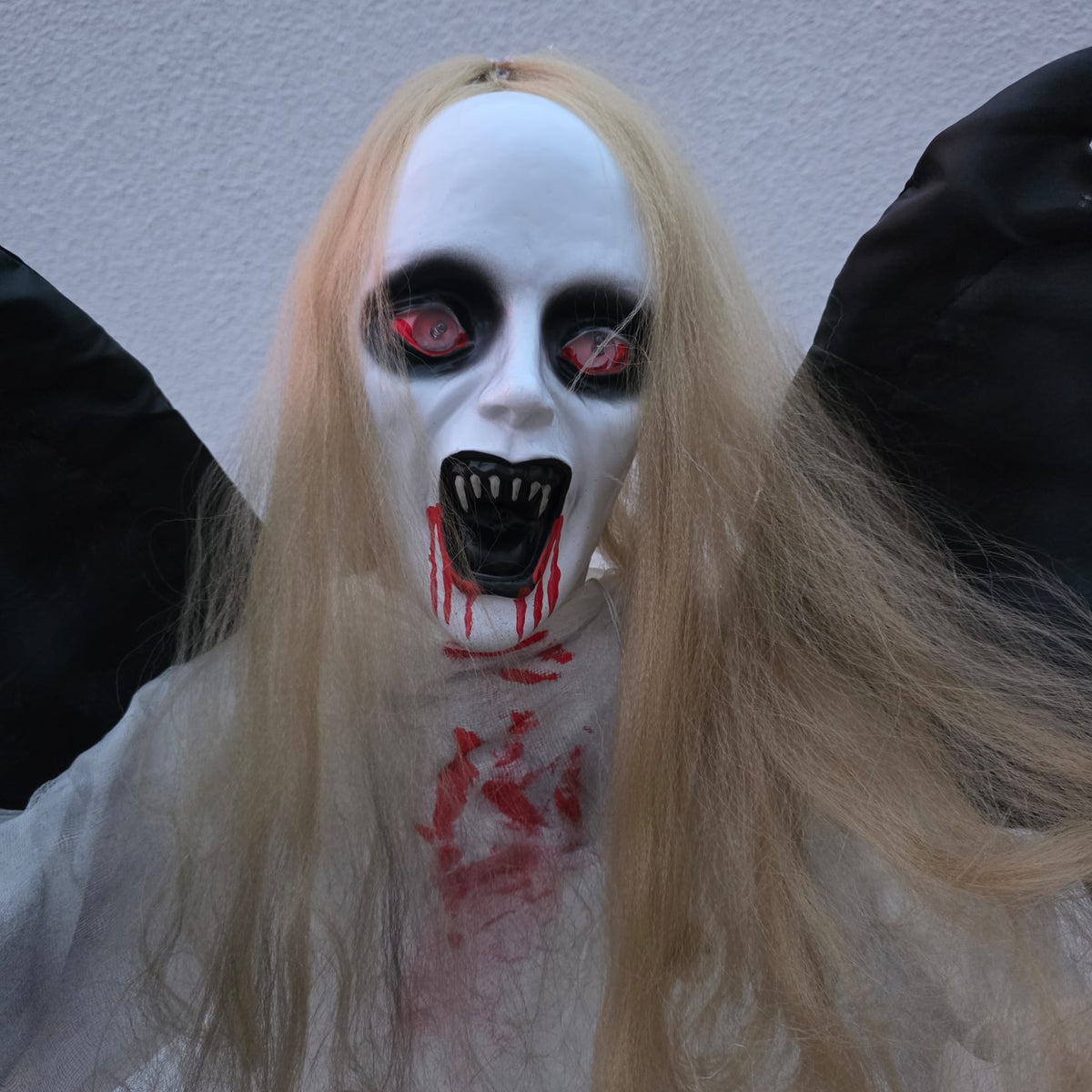 Zombie-Engel Grit – Himmlischer Horror mit Gänsehaut-Garantie