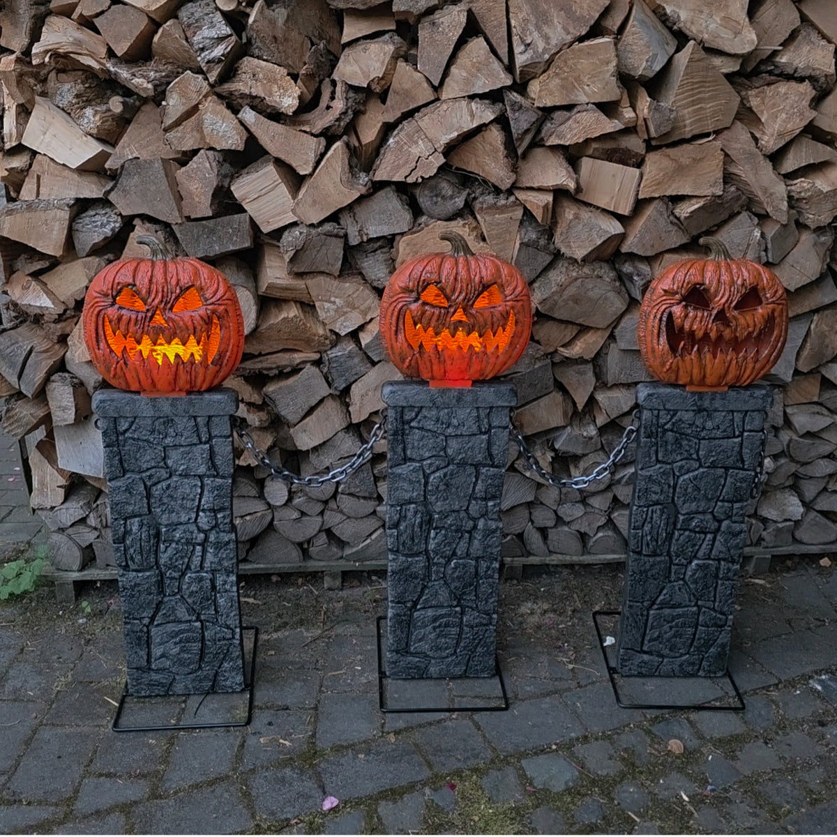 Kürbis Zaun Halloween 160 cm – 3 Kürbisse mit flackerndem Licht