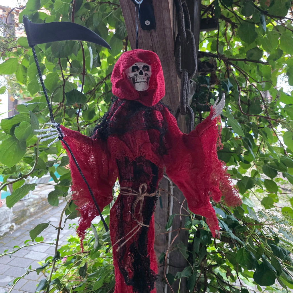 Sensemann – Hängender Animatronic mit roter Sense