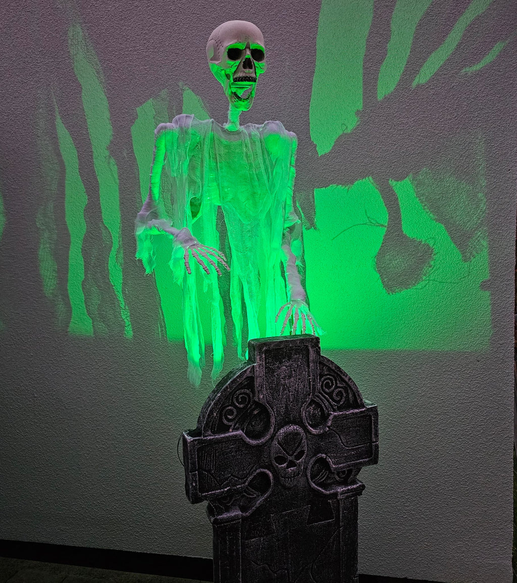 Fliegender Geist mit Grabstein, Sound und Licht image 0