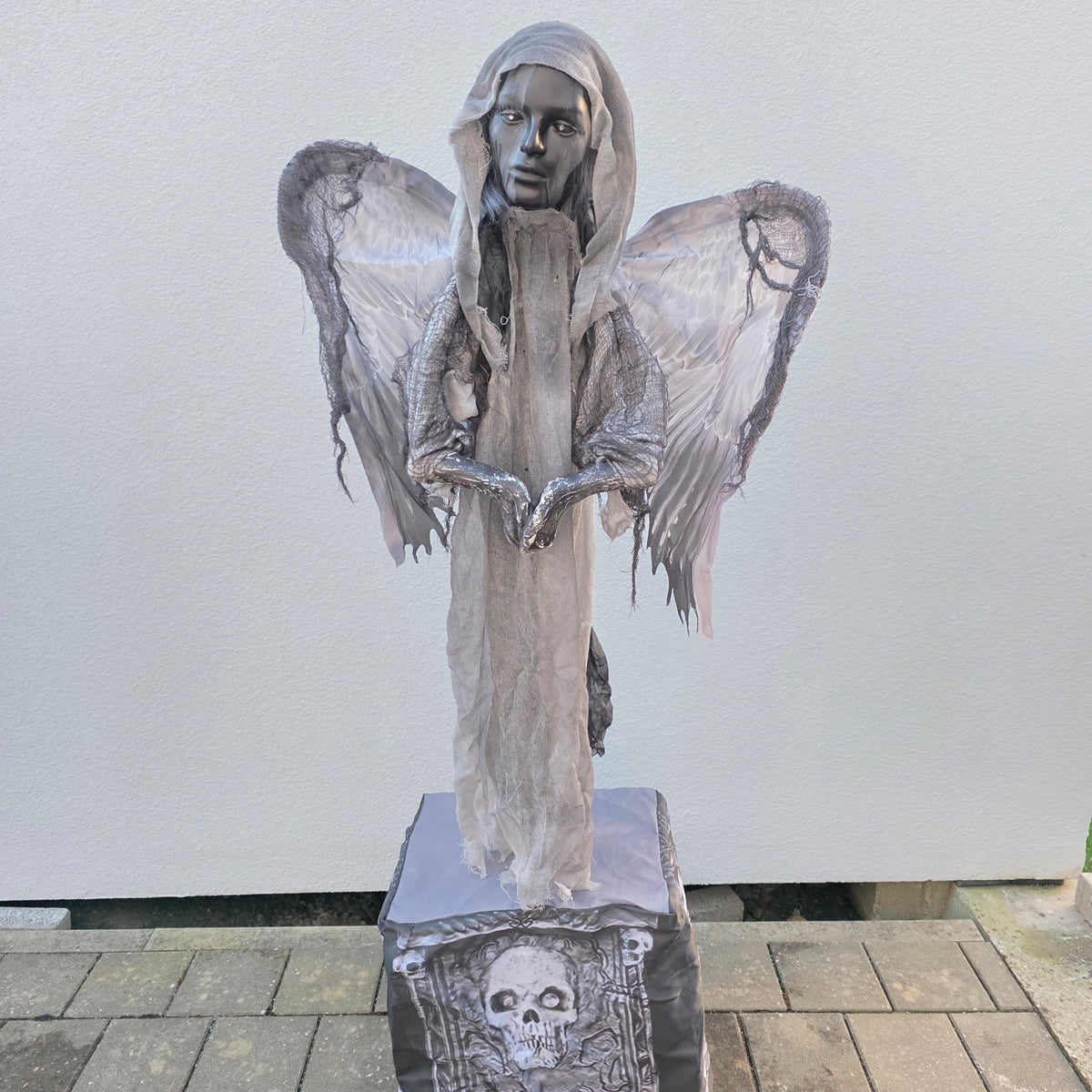 Engelsgrabstein mit Licht & Sound