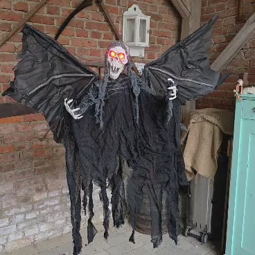 Vampire of the Dark – Hängende Halloween Figur