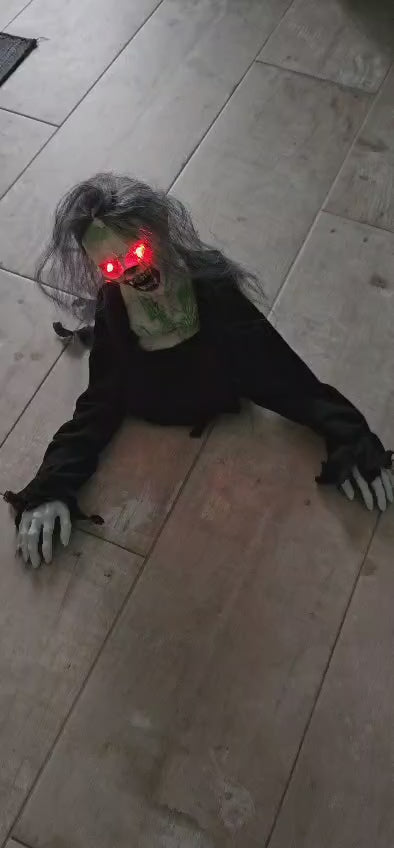 Gruselig kriechender Zombie