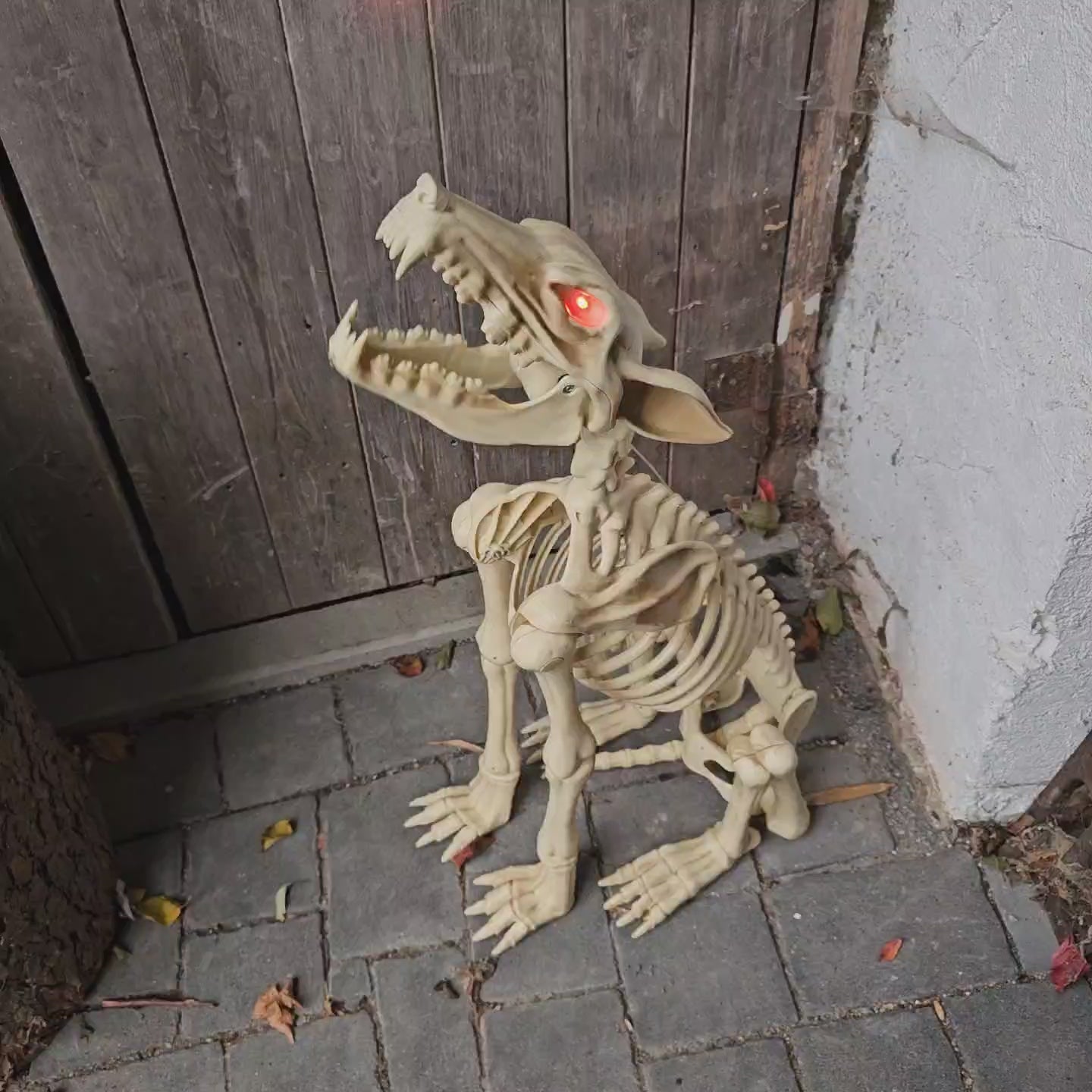 Shadow heulender animatronic Skelett Wolf