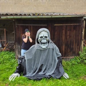 Halloween Skelett Grounbreaker Video Bild